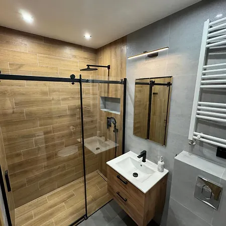 Mike - Free Parking Self Check-in Гижицко